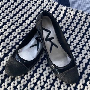 Anne Klein’s sport flats 8.5